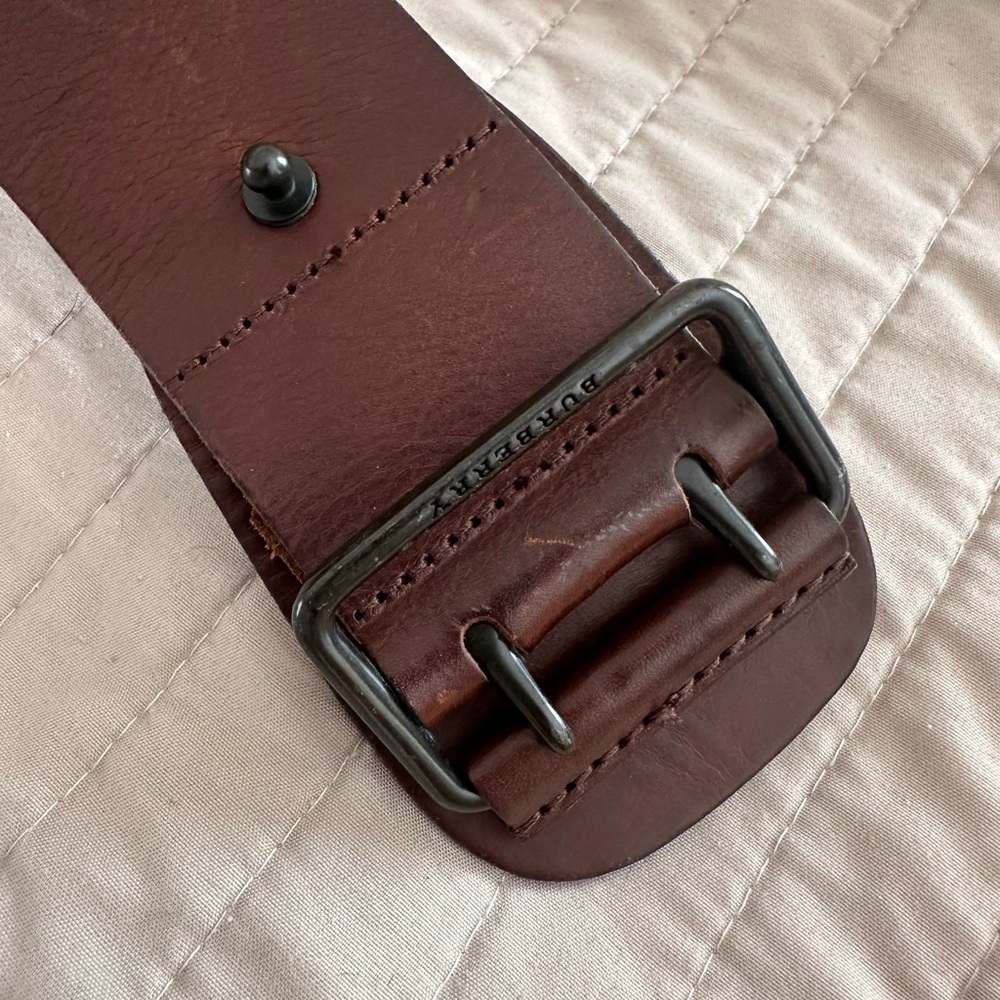AUTHENTIC BURBERRY LEATHER BELT - Picture 4 of 8